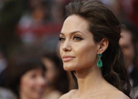 Angelina Jolie goes mad about her flabby stomach