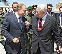 Russia invites Hamas delegation a day after embracing Abbas