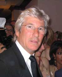 Supreme Court temporarily suspends arrest warrant for Richard Gere