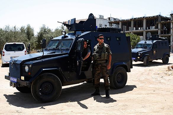 Turkey raids militants and IS. Turkey