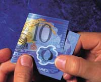 New Zealand dollar hits 25-year high against U.S. dollar