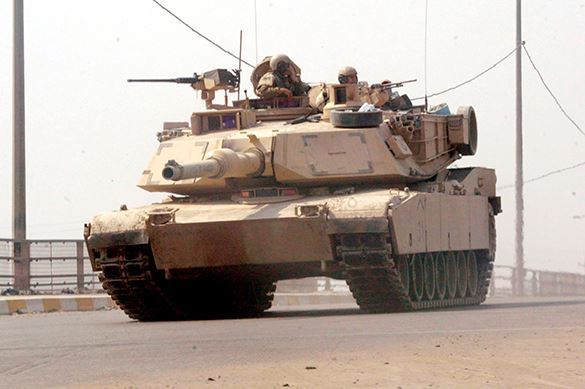 US tanks enter Latvia. US tanks