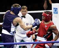 Defecting Cuban boxers' pro debut stymied by visa trouble