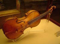 Stolen Stradivari violin returned to its owner in Austria