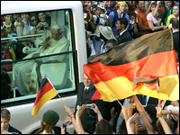 Man tries to jump into pope's popemobile