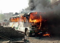 Bus explosion kills people in Sri Lanka