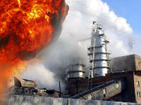 Explosion rocks oil refinery in West Texas