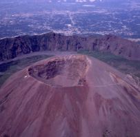Indonesia boost alert status at volcano
