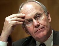 Larry Craig desperately tries to save his career after sex scandal