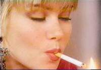 Women use smoking to attract men's attention to their fragile nature