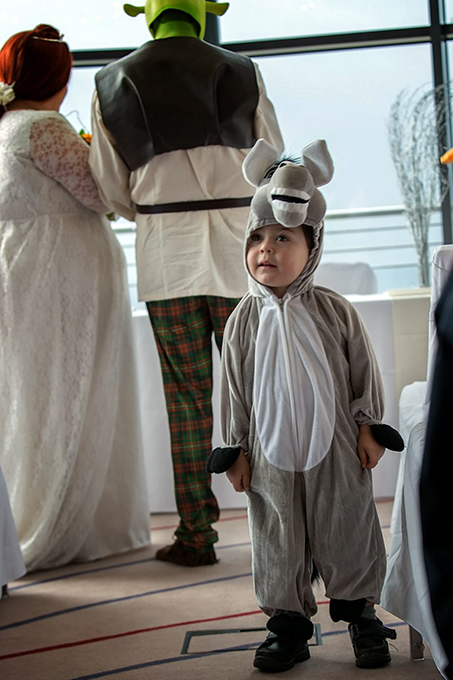 British couple wed as Shrek and Fiona