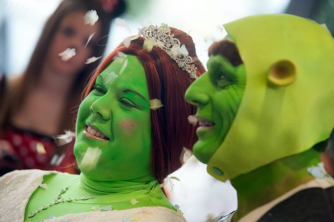 British couple wed as Shrek and Fiona