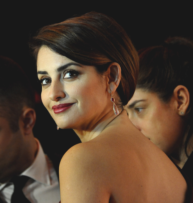 Penelope Kruz voted world's sexiest woman