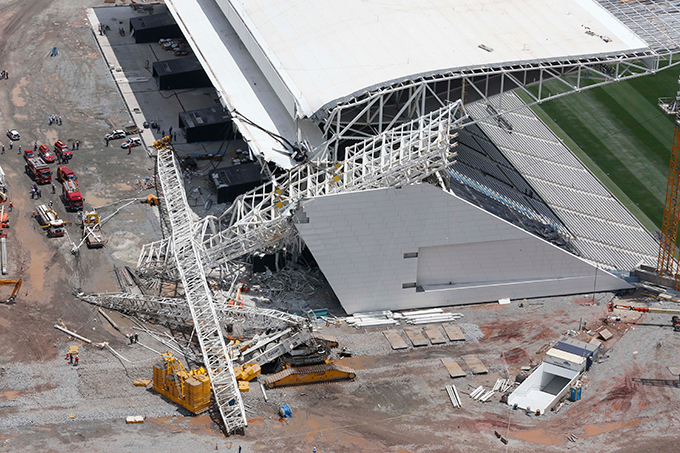 World Cup 2014 stadium collapses in Brazil