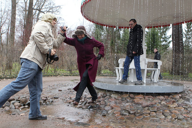 Peterhof celebrates season of fountains