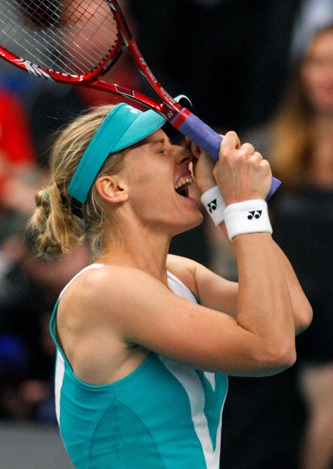 Elena Dementieva Wins in Paris
