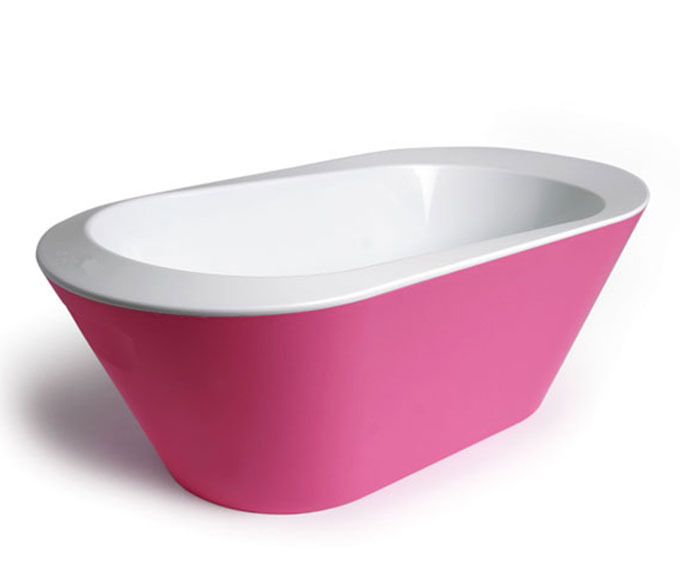 Victoria Beckham gives birth to baby girl