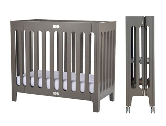 Victoria Beckham gives birth to baby girl