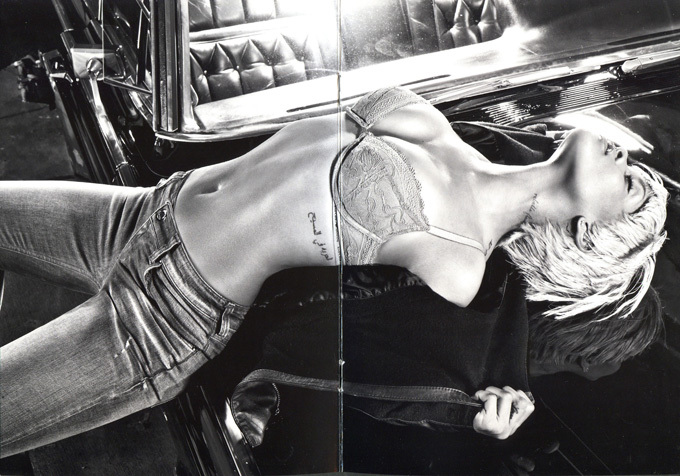 Rihanna: Feeling naked