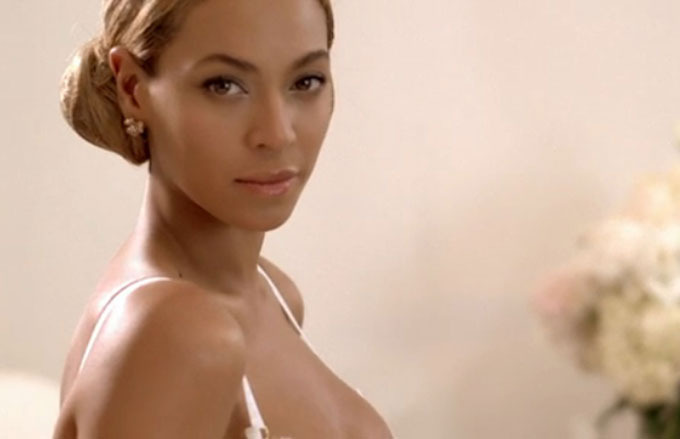 Beyonce stuns fans with her new video