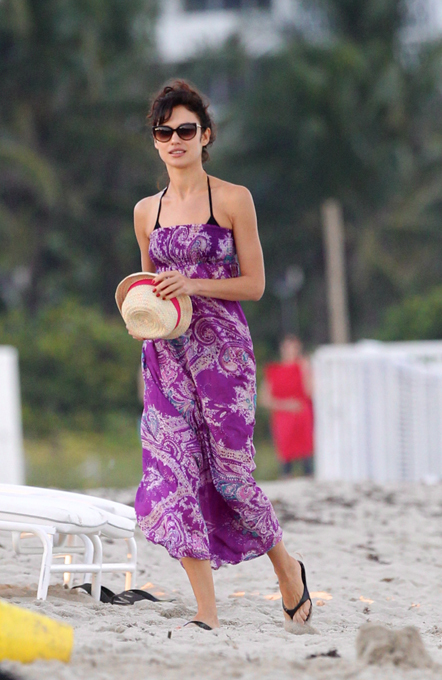 Olga Kurylenko on Miami beach