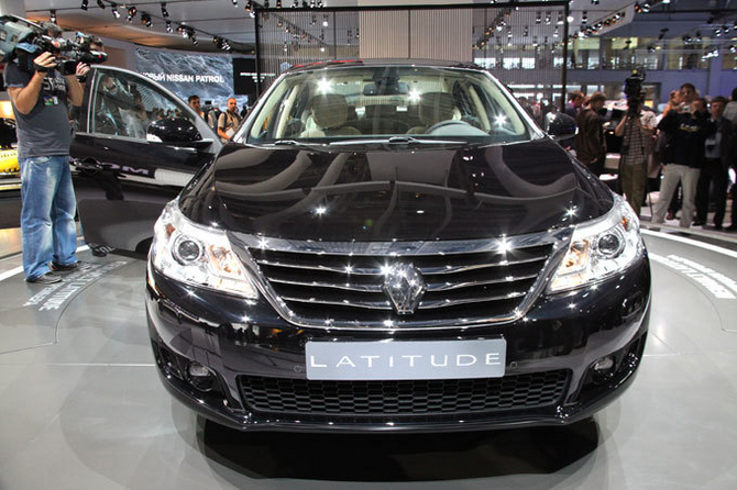 Renault Latitude Unveiled at Moscow International Motor Show