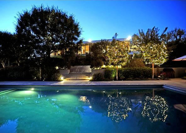 Another modest home for Jennifer Aniston