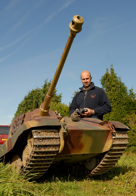 Remote-controlled King Tiger