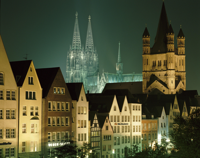 Which spot on Earth gets least sunlight?