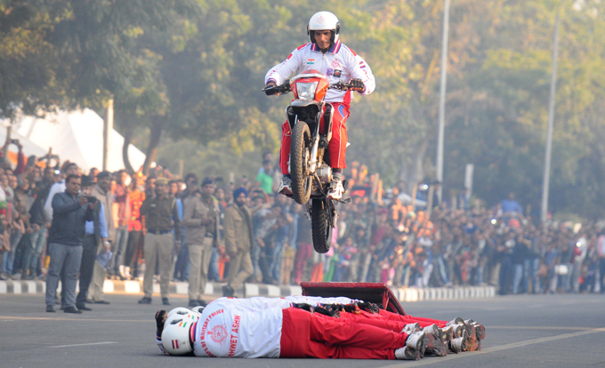 Indian army has daredevil motorcycle riders