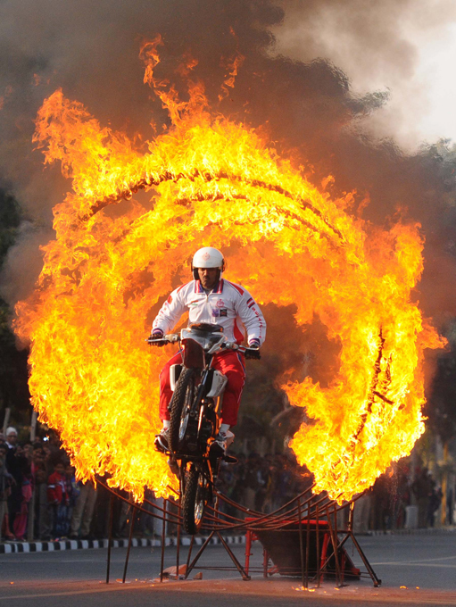 Indian army has daredevil motorcycle riders