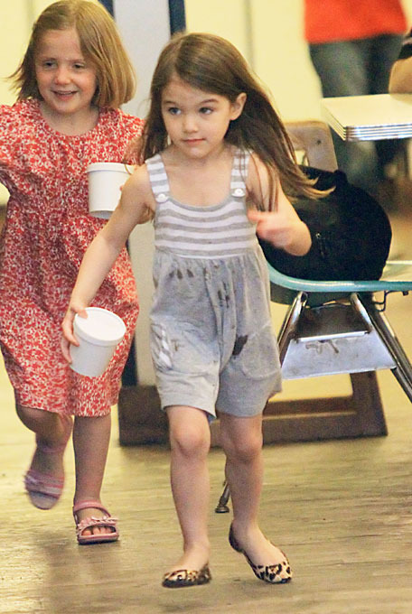 Suri Cruise made victim of fashion at 5
