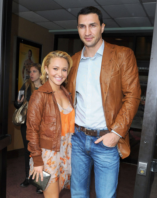 Wladimir Klitschko proposes to Hayden Panettiere
