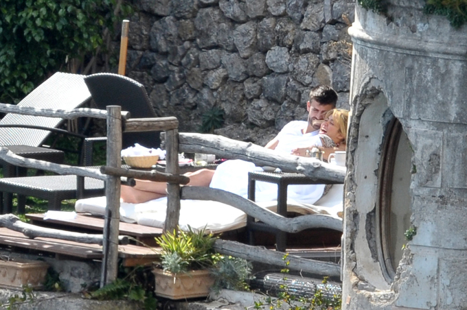 Shakira confirms she is pregnant