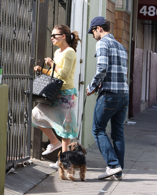 Natalie Portman gives birth to baby boy