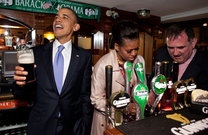 Oh, what an actor! Oh, what a suit!