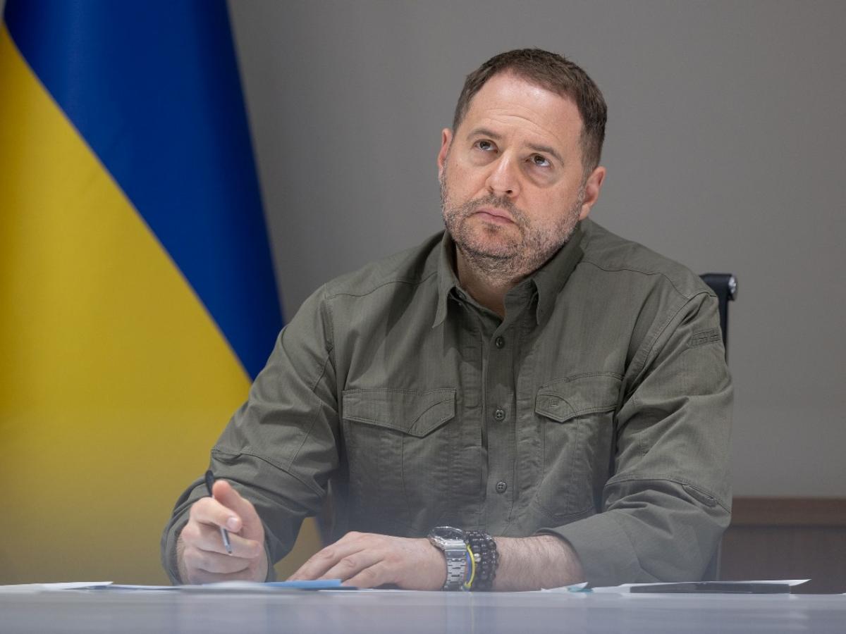Ukraine’s Zelensky Dismisses Andriy Yermak Amid Shifting Power Dynamics in Kyiv