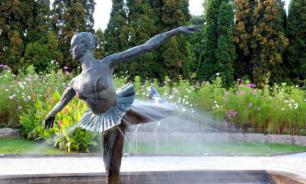 Fountain deflowers young woman during birthday party in Sochi