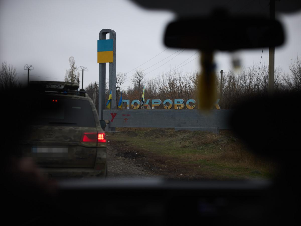 Ukrainian Troops Flee Pokrovsk Through Drainage Tunnels to Survive