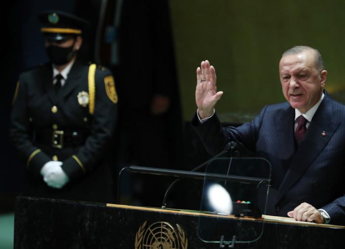 Turkish President Erdogan: Russia and Ukraine should resolve crisis with dignity