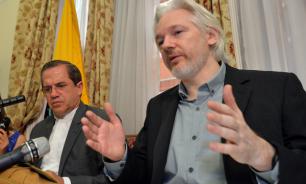 Interview: Why did Quito cut Assange’s access to the Internet?