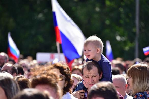 Most Russians treat Day of Russia as unimportant holiday
