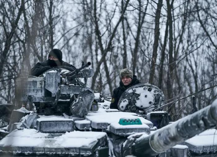 French tanks arrive in Ukraine