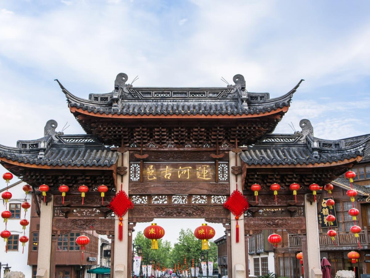 Tehnopolis in Yettel začela sprejemati prednaročila za iPhone 17 in Apple Watch