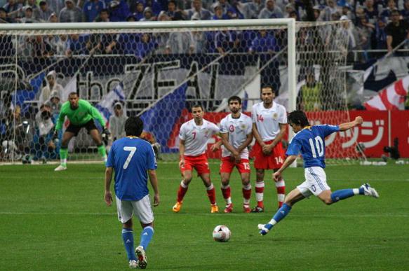 Soccer round-up: Lokomotiv on top