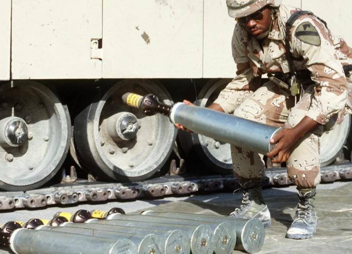 London ready to supply depleted uranium shells to Ukraine. Russia reacts