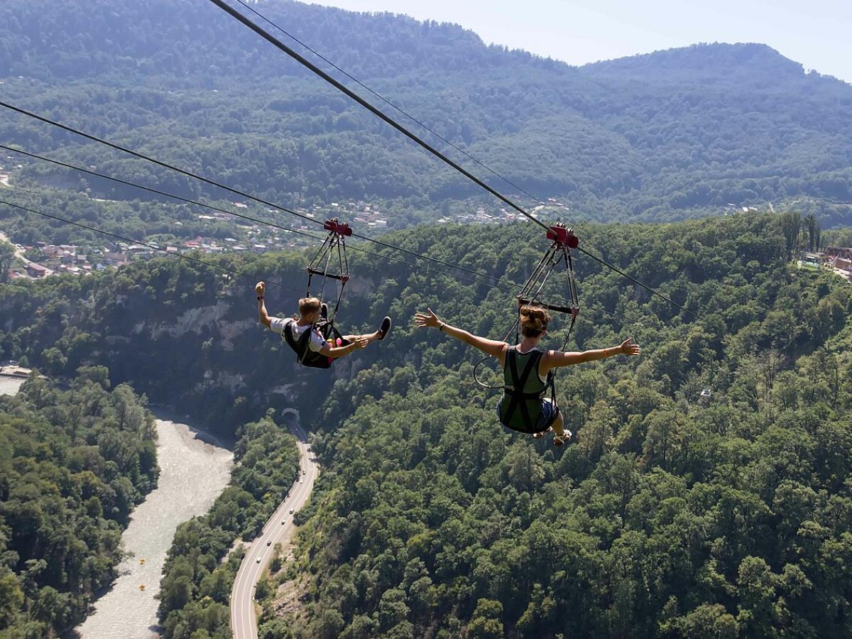Tourist Falls from Zipline in Uzbekistan Mountains After Equipment Failure