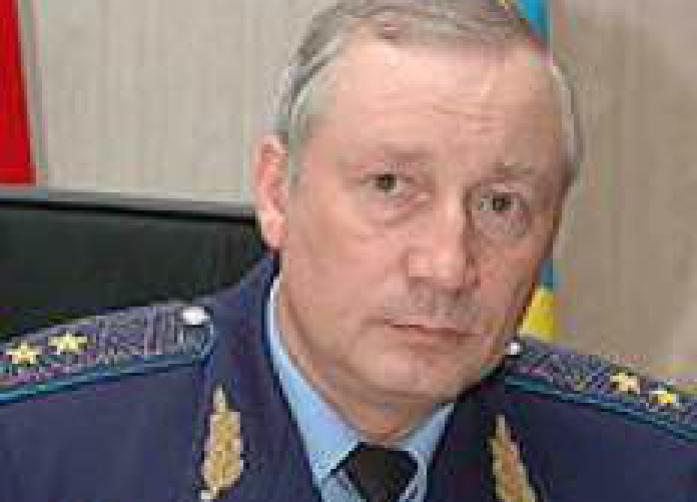 Russian general and his wife found dead in locked house
