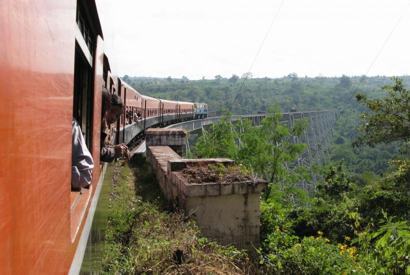 Goteyk, railway viaduct
