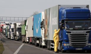 Two Ukrainian truck drivers die waiting in lines on border with Poland